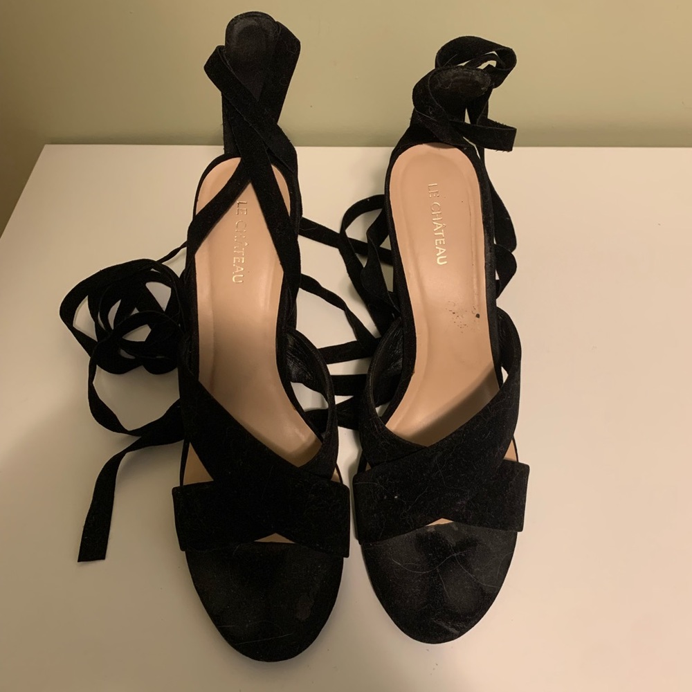 Le Chateau Size 10 Strappy Velvet Heel - Picture 2 of 3